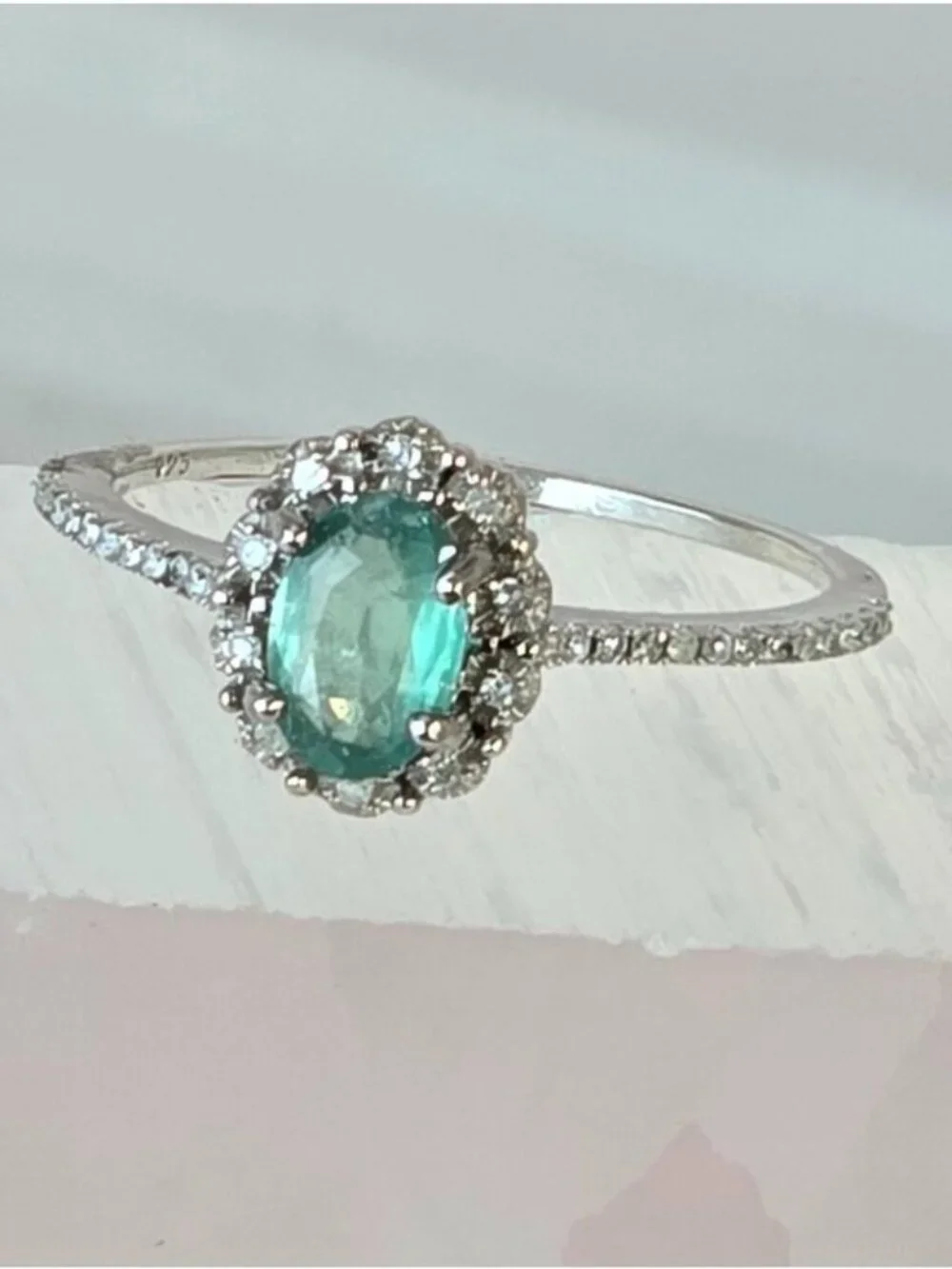 925 Sterling Silver Ring With Natural Emerald & Natural Diamonds